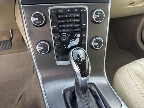 Used 2014 Volvo S60 T5 image 22