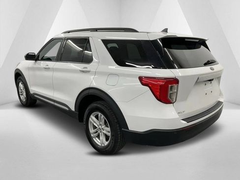 Used 2022 Ford Explorer XLT AWD/4WD image 5