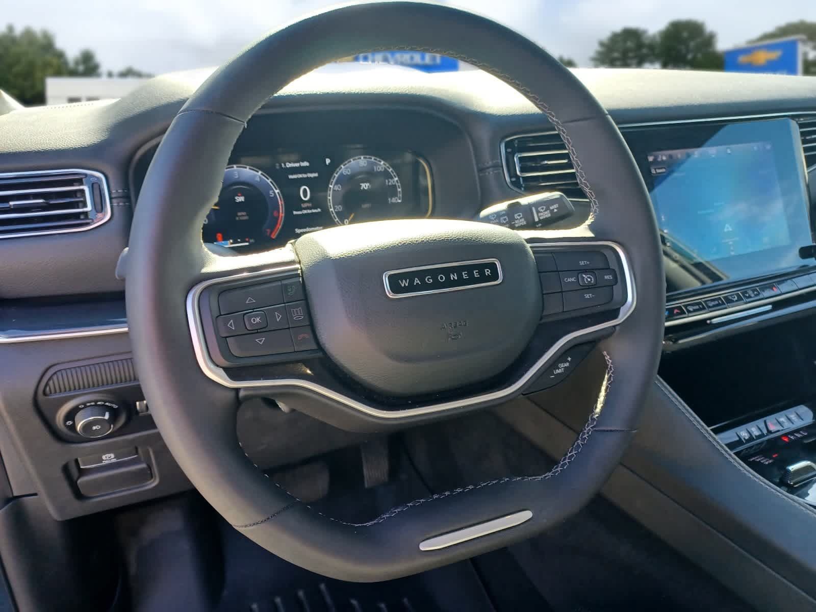 Used 2023 Jeep Wagoneer 4WD w/ Premium Group I image 9