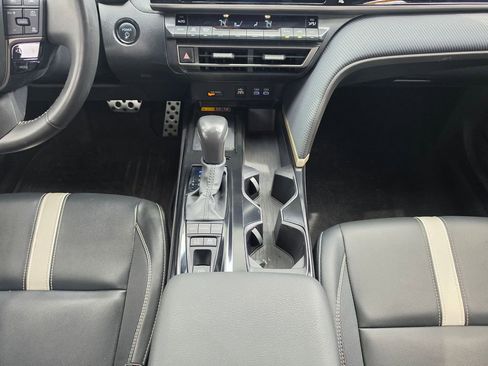 Used 2025 Toyota Camry SE FWD image 28