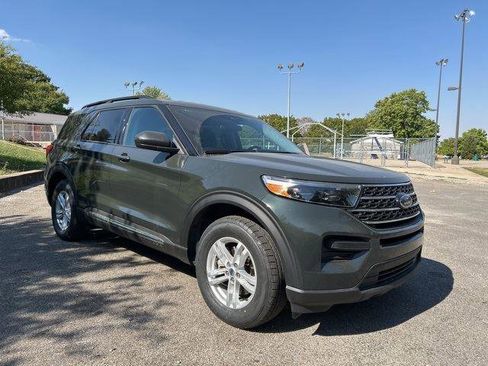 Used 2023 Ford Explorer XLT image 8