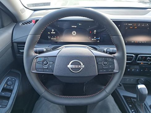 New 2026 Nissan Sentra SR w/ SR Premium Package FWD image 15