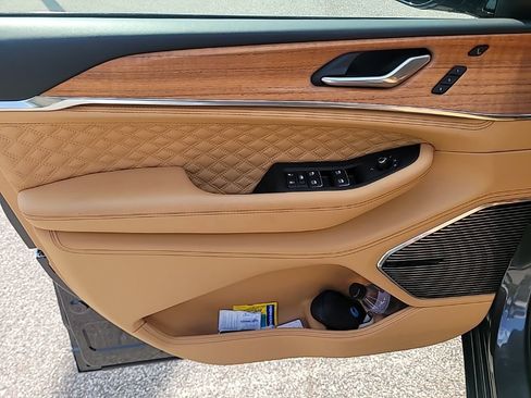 Used 2025 Jeep Grand Cherokee Summit image 42