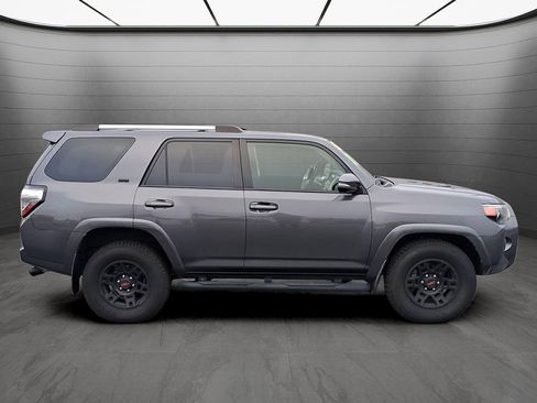 Used 2022 Toyota 4Runner SR5 Premium w/ Moonroof Package RWD image 6