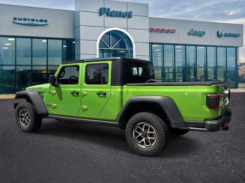 Used 2025 Jeep Gladiator Rubicon w/ Safety Group AWD/4WD image 3