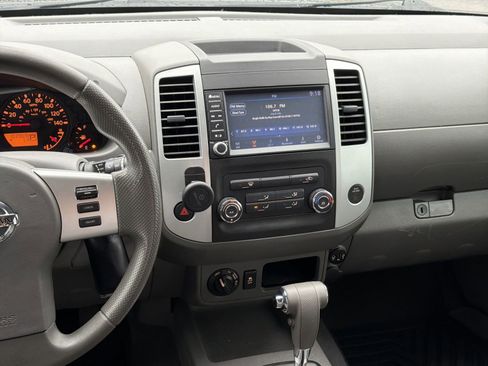 Used 2019 Nissan Frontier SV image 31