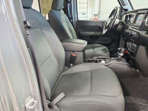 Used 2021 Jeep Wrangler Unlimited Sahara w/ LED Lighting Group image 34