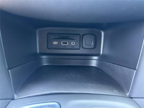 Used 2023 Chevrolet Equinox LT AWD/4WD image 9
