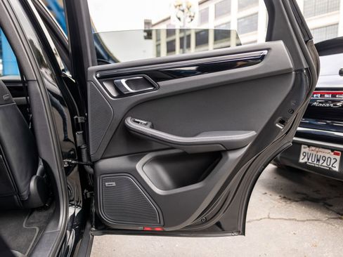 Certified 2023 Porsche Macan AWD/4WD image 47
