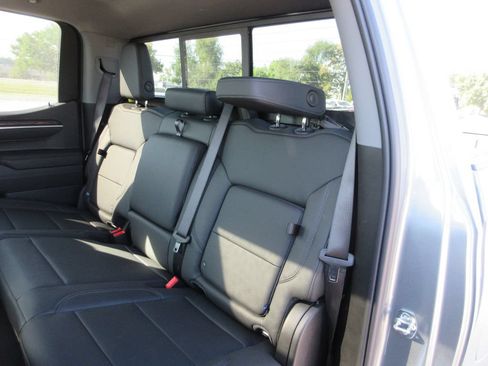 New 2026 GMC Sierra 1500 SLT w/ SLT Premium Plus Package AWD/4WD image 11