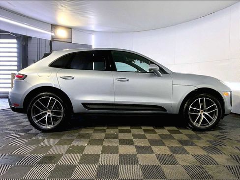 Certified 2025 Porsche Macan image 8