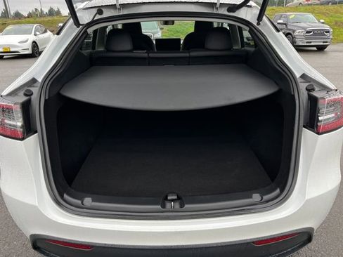 Used 2023 Tesla Model Y Long Range image 14