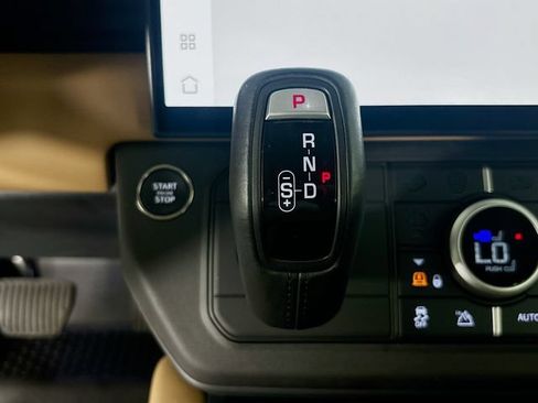 Used 2026 Land Rover Defender 110 X-Dynamic SE AWD/4WD image 19