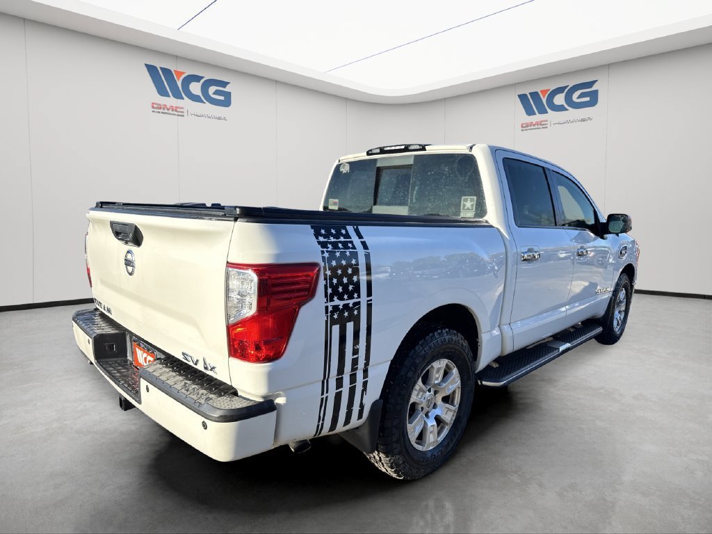Used 2017 Nissan Titan SV AWD/4WD image 3