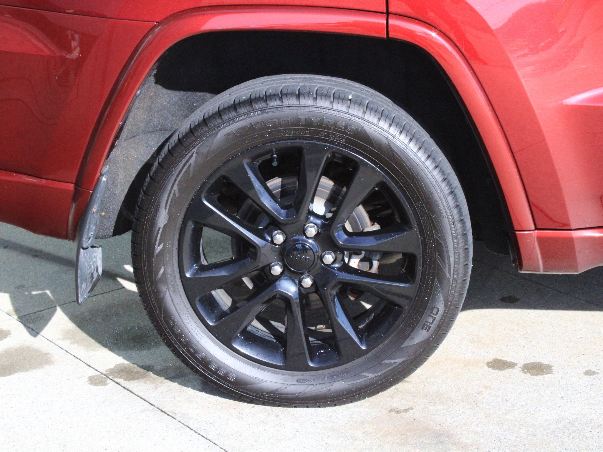 Used 2018 Jeep Grand Cherokee Altitude AWD/4WD image 36
