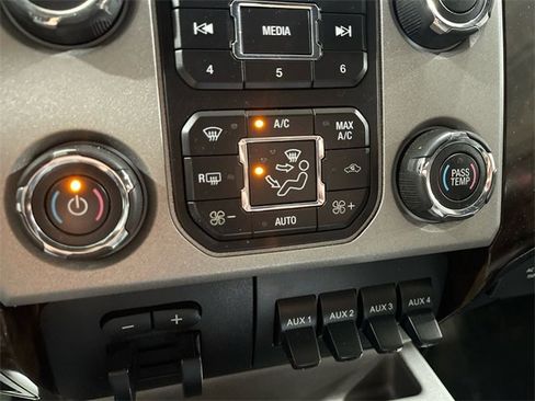 Used 2016 Ford F250 Platinum w/ FX4 Off-Road Package image 19