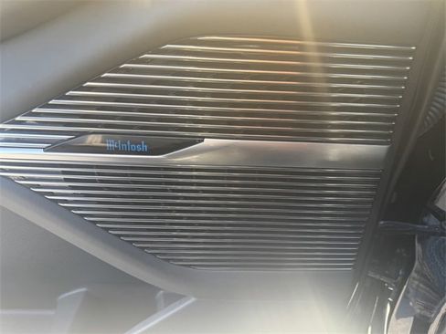 Used 2023 Jeep Grand Wagoneer Series III image 21