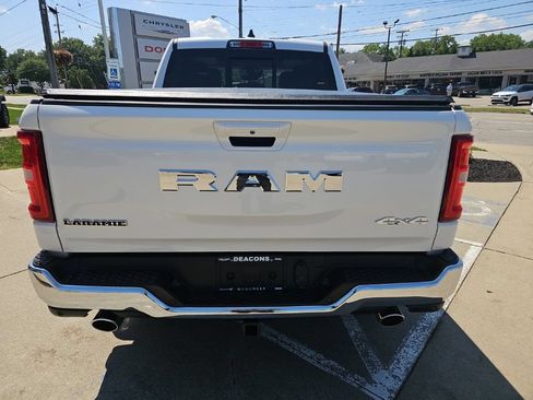 Used 2025 RAM 1500 Laramie AWD/4WD image 16