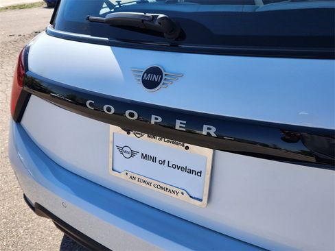 Used 2025 MINI Cooper 2-Door Hardtop image 13