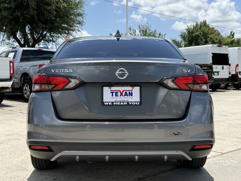 Used 2021 Nissan Versa SV FWD image 6