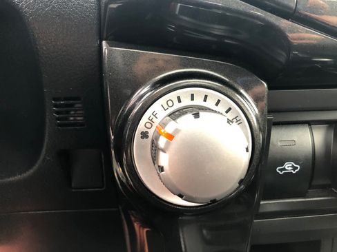 Used 2018 Toyota 4Runner TRD Off-Road Premium image 17