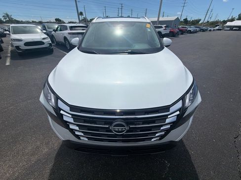 Used 2024 Nissan Rogue SV w/ SV Premium Package FWD image 20
