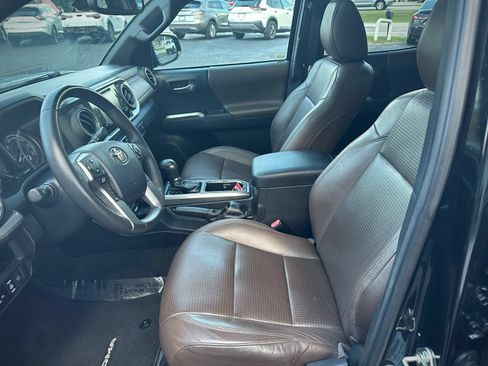 Used 2019 Toyota Tacoma Limited RWD image 7