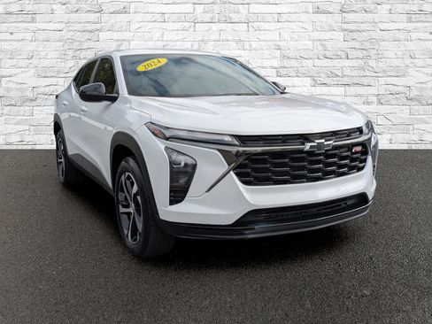 Used 2024 Chevrolet Trax RS image 5