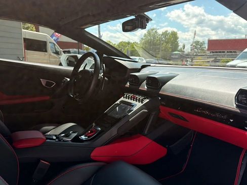 Used 2021 Lamborghini Huracan EVO RWD image 23