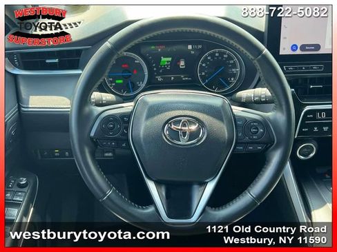 Certified 2024 Toyota Venza XLE AWD/4WD image 15