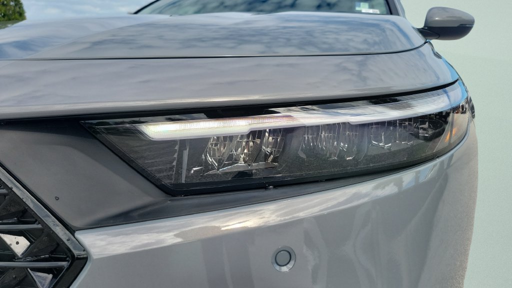 Used 2025 Honda Accord EX-L image 9