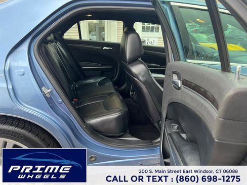 Used 2011 Chrysler 300 Limited image 9