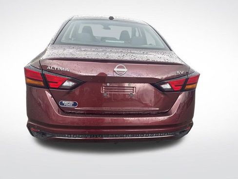 Used 2024 Nissan Altima 2.5 SV FWD image 4