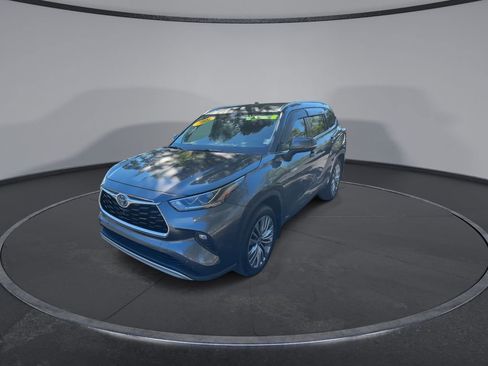 Used 2021 Toyota Highlander Platinum image 6