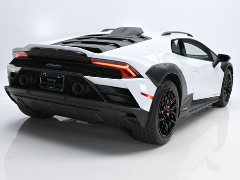 Used 2024 Lamborghini Huracan Sterrato image 6