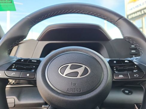 Used 2025 Hyundai Elantra Sport image 18