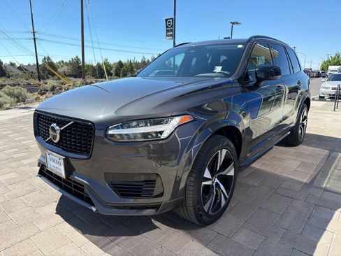 Used 2023 Volvo XC90 T8 Plus w/ Protection Package Premier AWD/4WD image 4