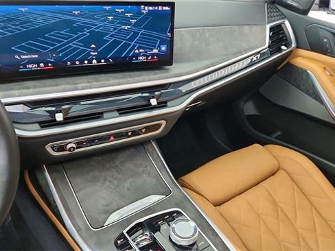 Used 2025 BMW X7 xDrive40i w/ M Sport Package image 47