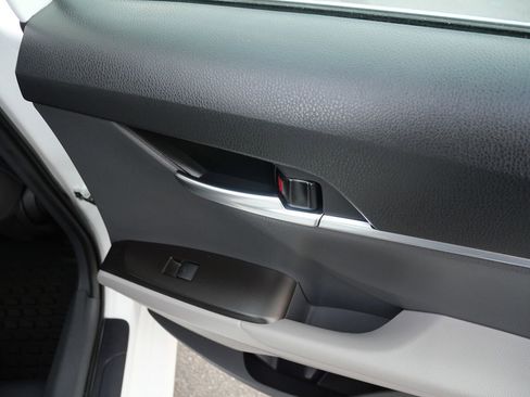 Used 2022 Toyota Camry LE image 27