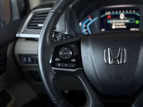 Used 2023 Honda Odyssey Touring image 25
