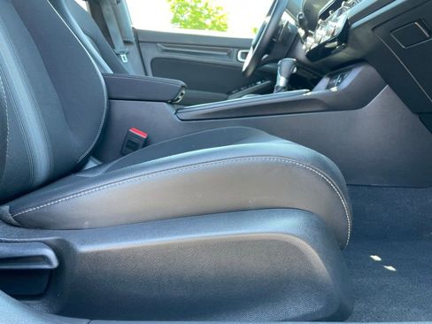Certified 2025 Honda Civic Sport image 30