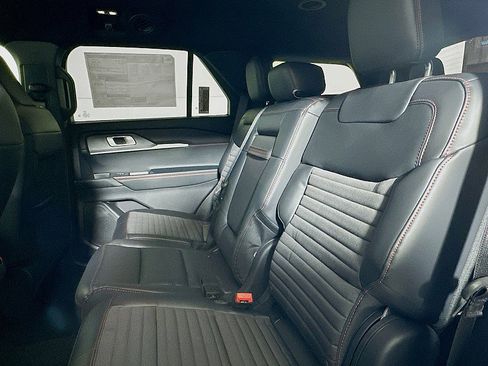 New 2026 Ford Explorer ST-Line w/ ST-Line Street Pack image 8