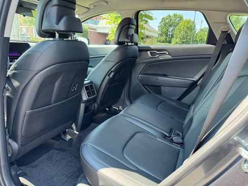 Used 2024 Kia Sportage EX FWD image 15