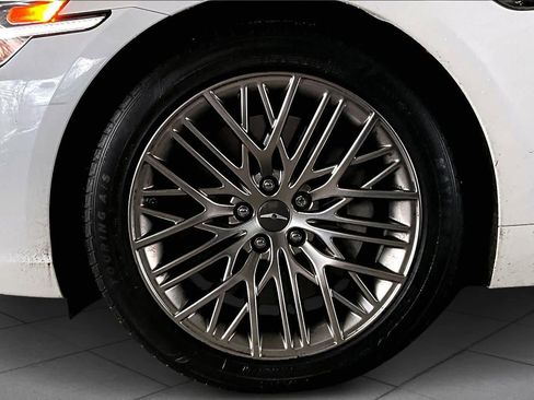 Used 2021 Genesis G90 3.3T Premium image 11