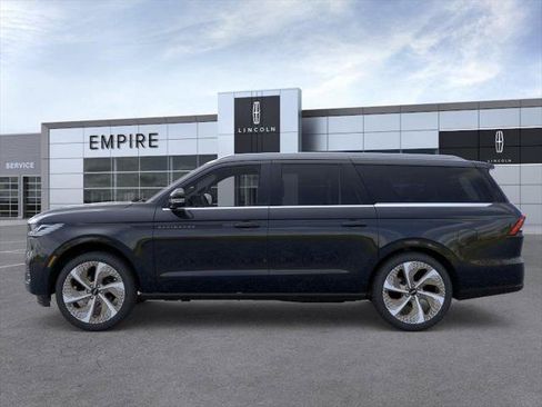 New 2026 Lincoln Navigator L Black Label AWD/4WD image 3