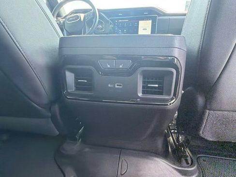 Used 2025 GMC Sierra 1500 AT4 w/ AT4 Premium Package AWD/4WD image 7