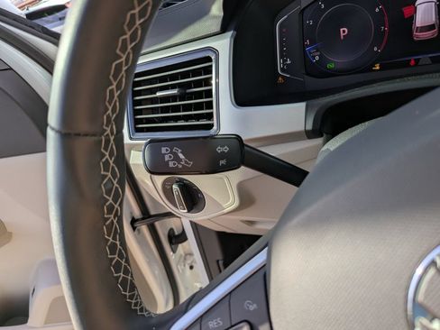 Certified 2023 Volkswagen Atlas SE FWD image 31