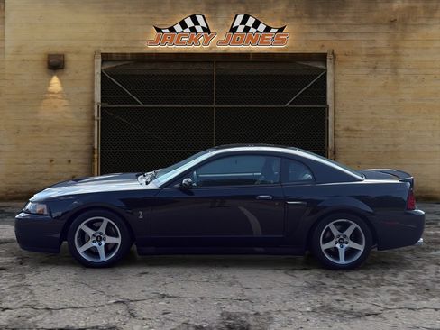 Used 2003 Ford Mustang Cobra RWD image 3