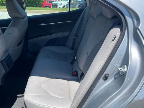 Used 2022 Toyota Camry XLE w/ Cold Weather Package FWD image 10