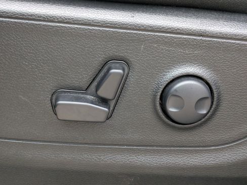 Used 2025 RAM 1500 4x4 Crew Cab image 21